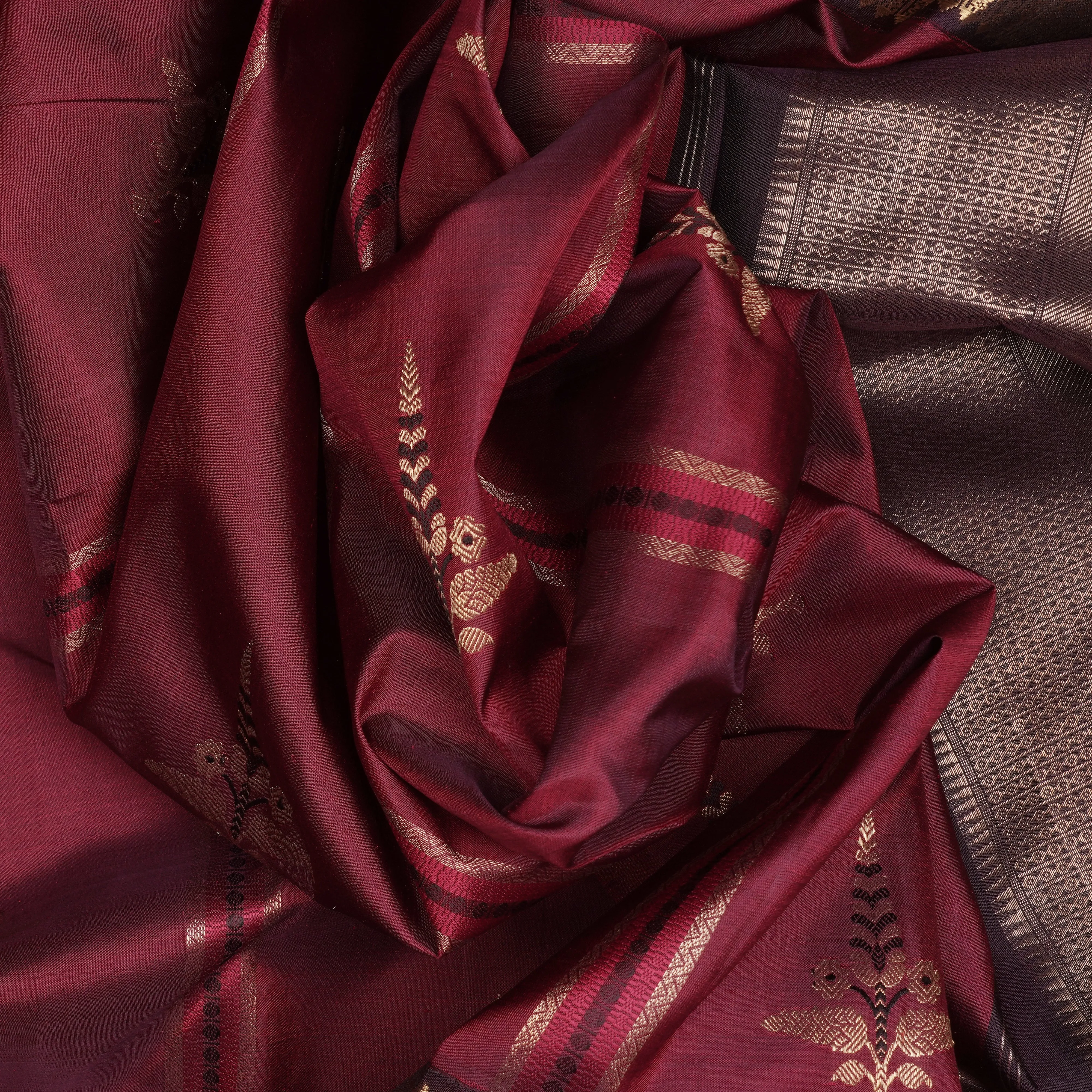 Handwoven Maroon with Black Kanjivaram Silk Saree - 2046T008992DSC