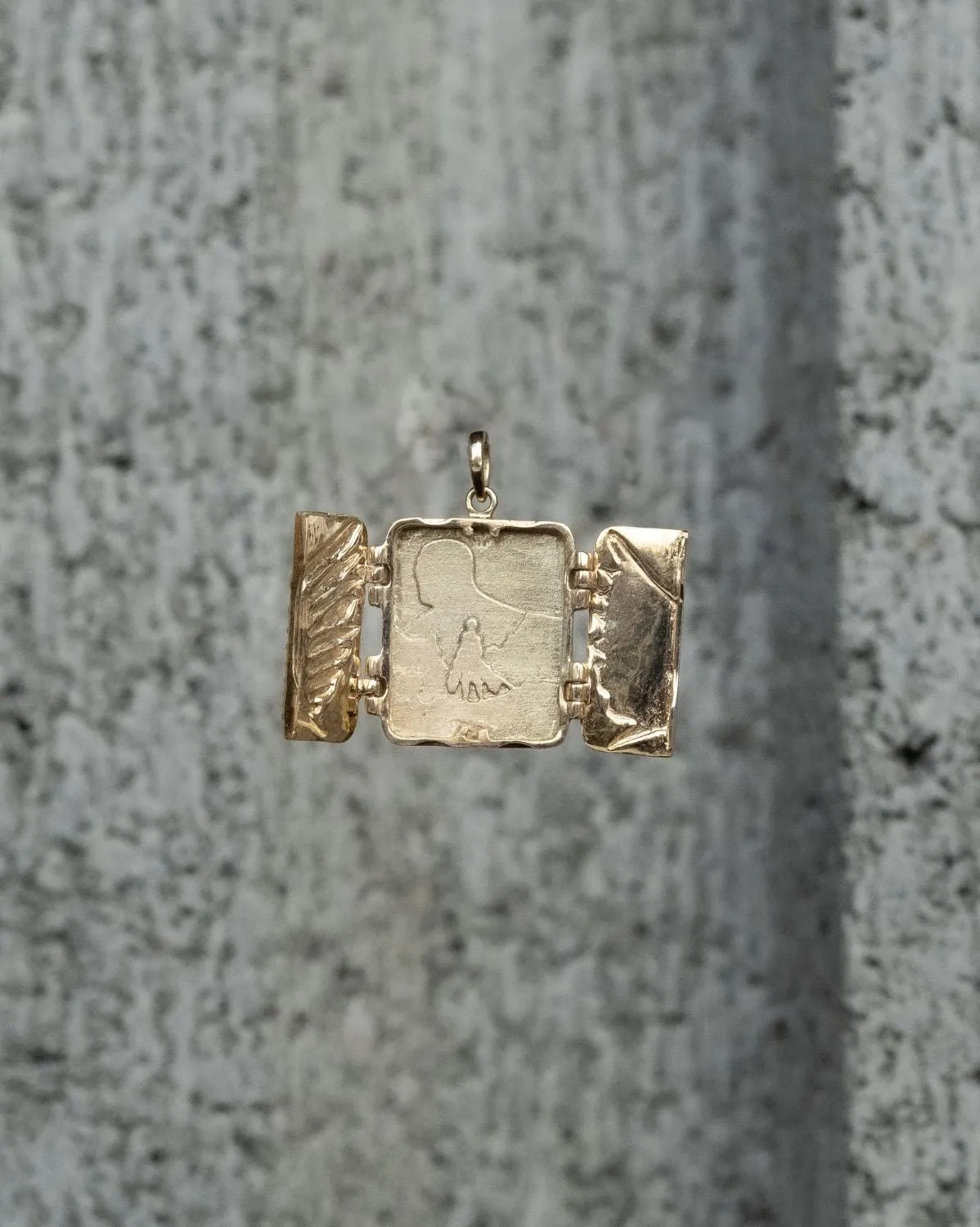 Solid Gold ‘Scouts Regiment’ Pendant (Raffle Ticket)