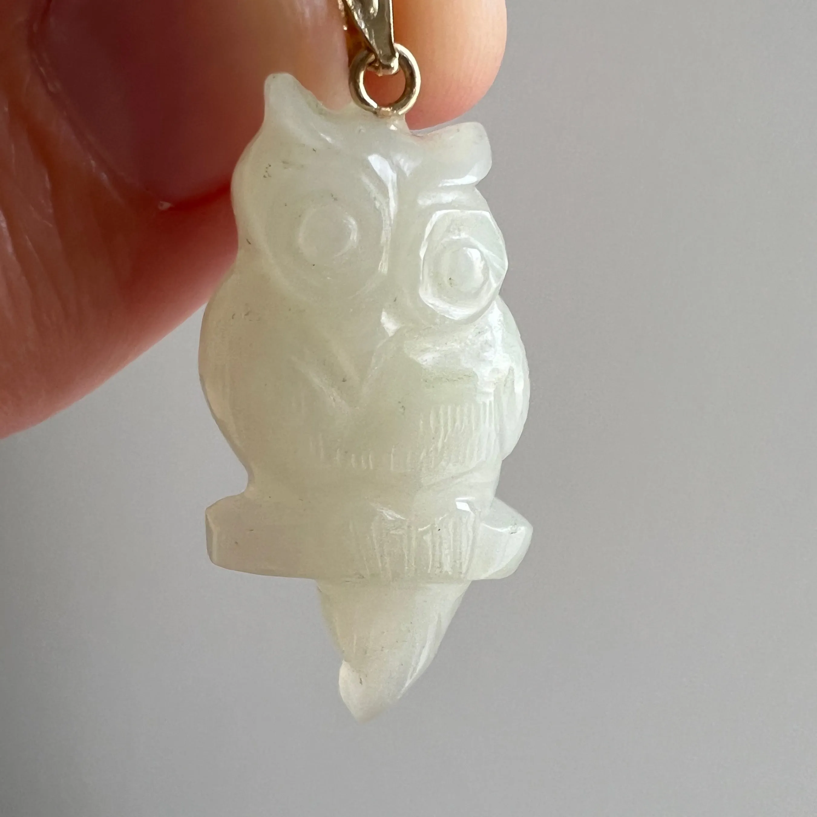 V I N T A G E // shiest member of the parliament / 14k yellow gold and pale jade carved owl / a pendant