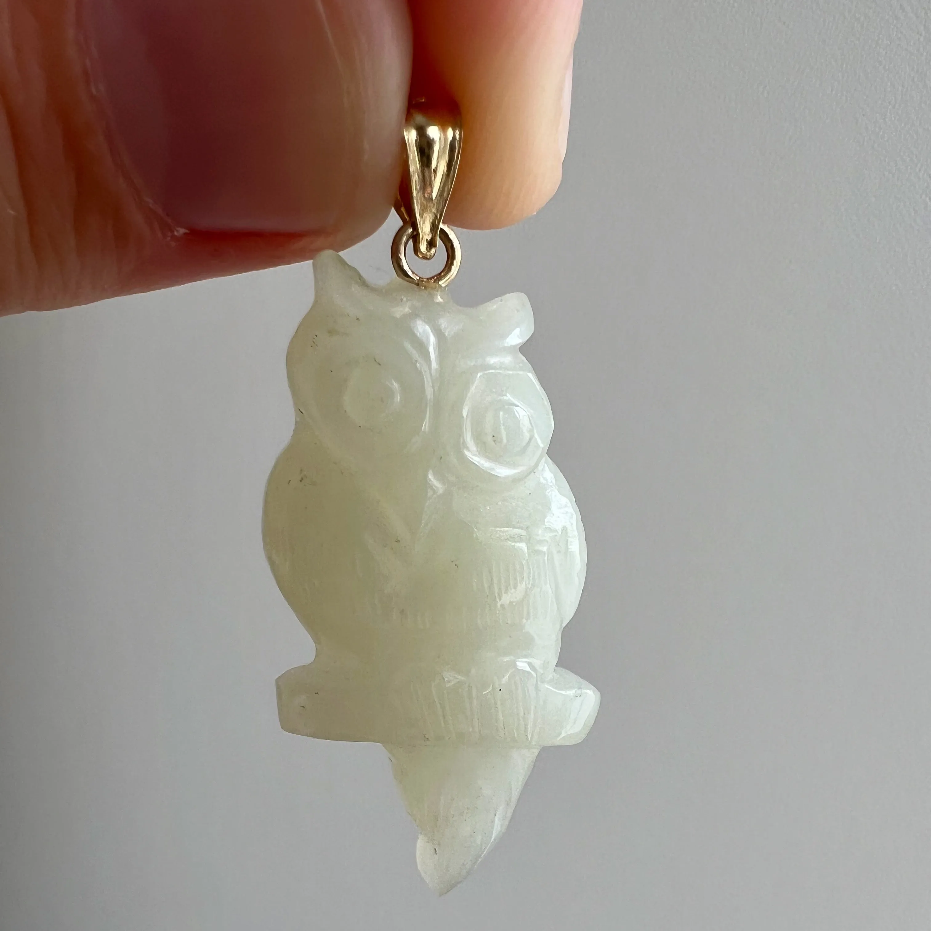 V I N T A G E // shiest member of the parliament / 14k yellow gold and pale jade carved owl / a pendant